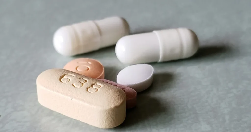 精神的安定に関する内容を、薬をアップした写真で表現